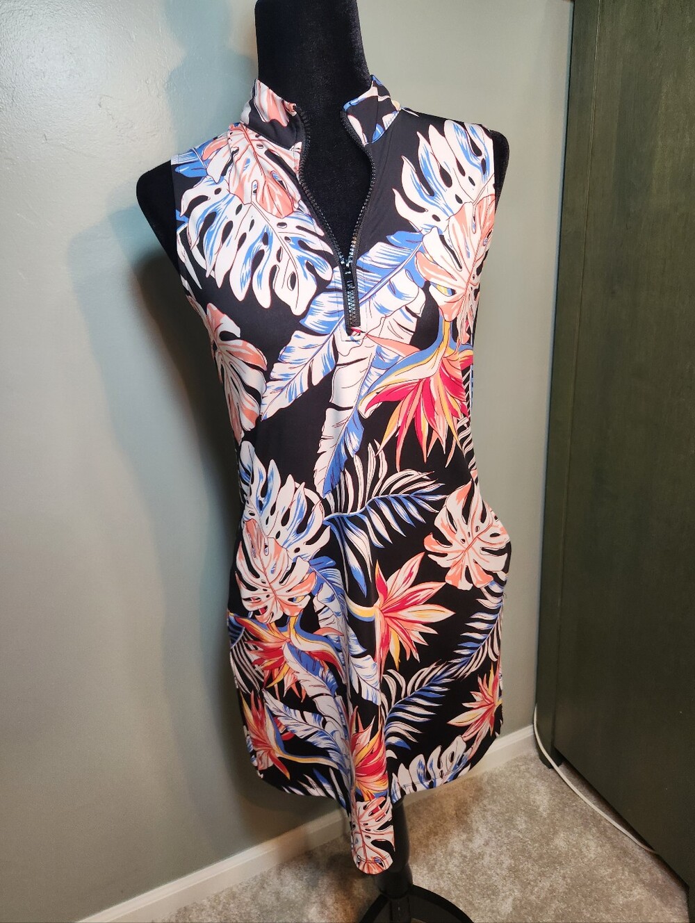 Tommy Bahama Golf Black Tropical Leaf Zip-Front Golf Dress / Swim Coverup - Picture 2 of 11